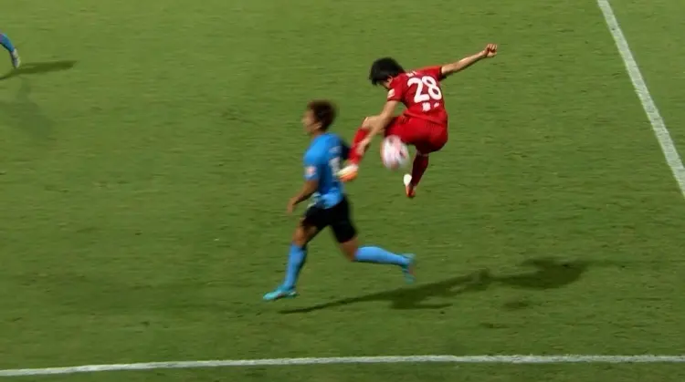 上午9点！中超名嘴再现争议言论，球迷吐槽：不懂球就别出来丢人休闲区蓝鸢梦想 - Www.slyday.coM