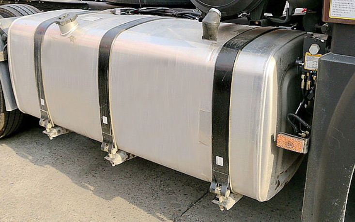 取而代之的铝合金油箱有什么优点?