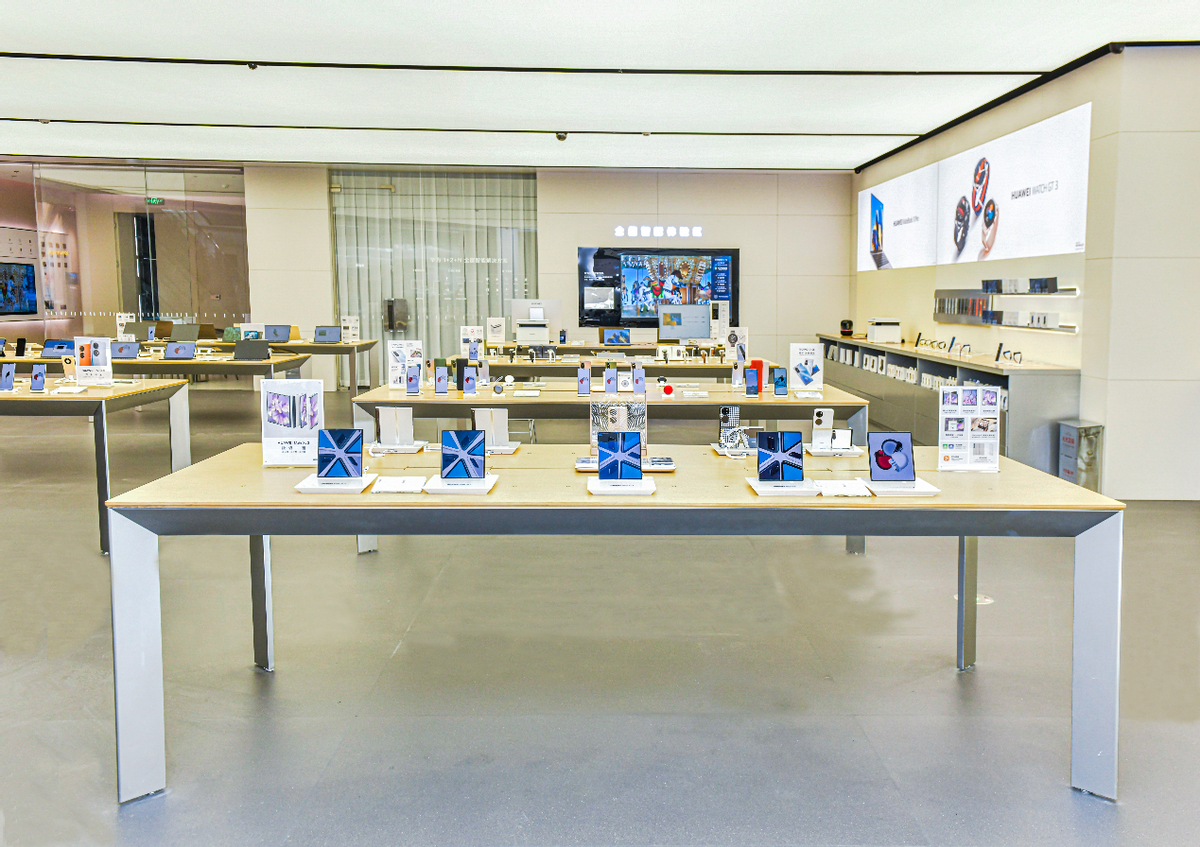 海南最大华为门店落地海口万象城开启非凡智慧新生活