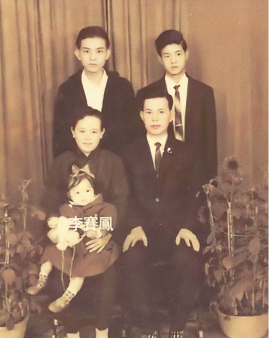 15年过去了,那个被富豪丈夫曝“出轨”干儿子的李赛凤,现状怎样休闲区蓝鸢梦想 - Www.slyday.coM 15年过去了,那个被富豪丈夫曝“出轨”干儿子的李赛凤,现状怎样休闲区蓝鸢梦想 - Www.slyday.coM