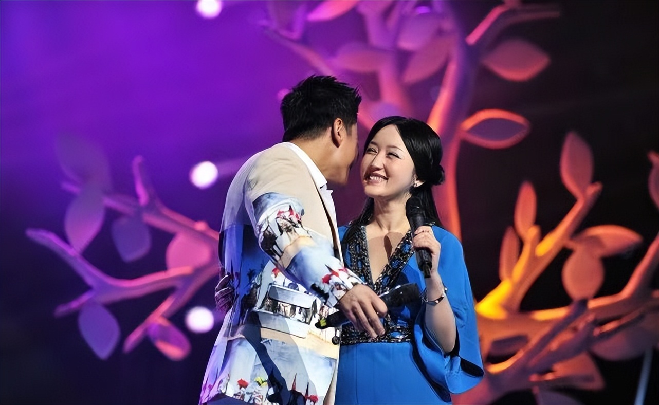 杨钰莹毛宁合体太养眼毛宁变胖大叔杨钰莹换新发型还很少女