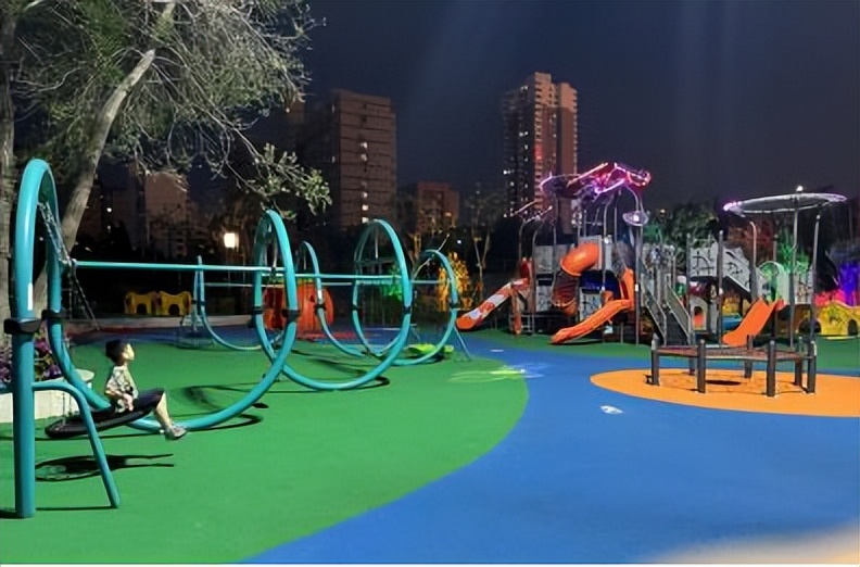 儿童活动区正式开放走到太原迎泽公园遛娃去