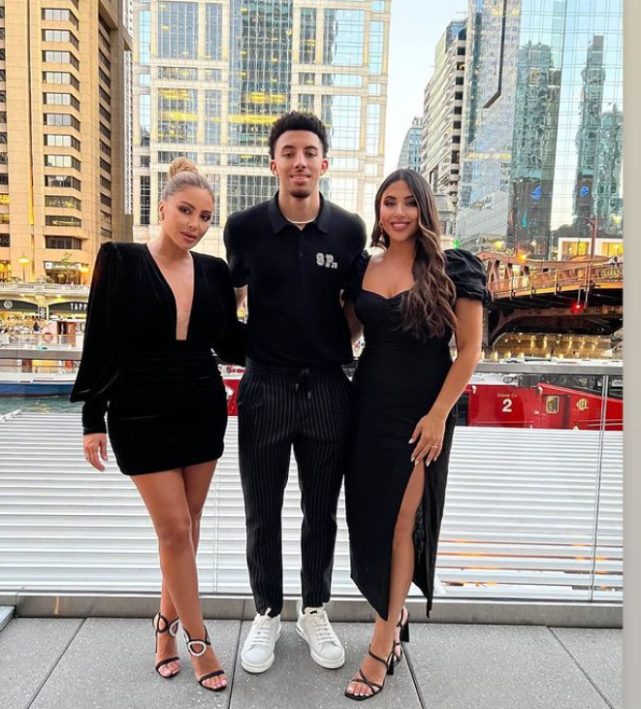 56岁皮蓬幸福,大儿子签约湖人,47岁前妻身材傲人,一家6口庆祝休闲区蓝鸢梦想 - Www.slyday.coM 56岁皮蓬幸福,大儿子签约湖人,47岁前妻身材傲人,一家6口庆祝休闲区蓝鸢梦想 - Www.slyday.coM