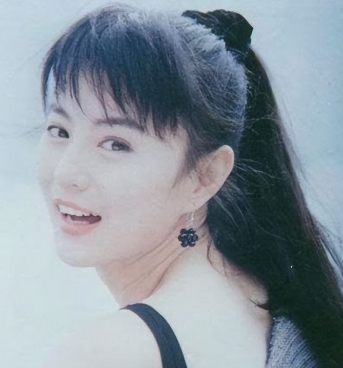 15年过去了,那个被富豪丈夫曝“出轨”干儿子的李赛凤,现状怎样休闲区蓝鸢梦想 - Www.slyday.coM 15年过去了,那个被富豪丈夫曝“出轨”干儿子的李赛凤,现状怎样休闲区蓝鸢梦想 - Www.slyday.coM