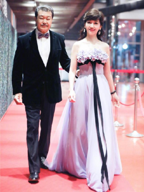 同是50+女星走红毯,内地女星和港台女星的造型,差距真是太远了休闲区蓝鸢梦想 - Www.slyday.coM 同是50+女星走红毯,内地女星和港台女星的造型,差距真是太远了休闲区蓝鸢梦想 - Www.slyday.coM