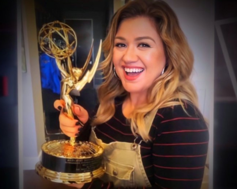 第49届日间艾美奖揭晓，《综合医院》获最佳，米夏·摩根创历史休闲区蓝鸢梦想 - Www.slyday.coM