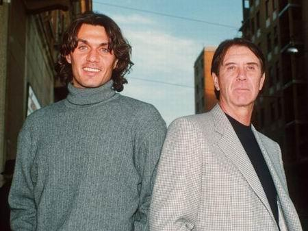 1998年,阵容强大的意大利男足在马尔蒂尼父子的带领下出征法兰西,在