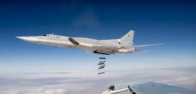 英媒称向俄宣战可很快击溃俄军，俄高官称若爆发三战将先炸伦敦休闲区蓝鸢梦想 - Www.slyday.coM