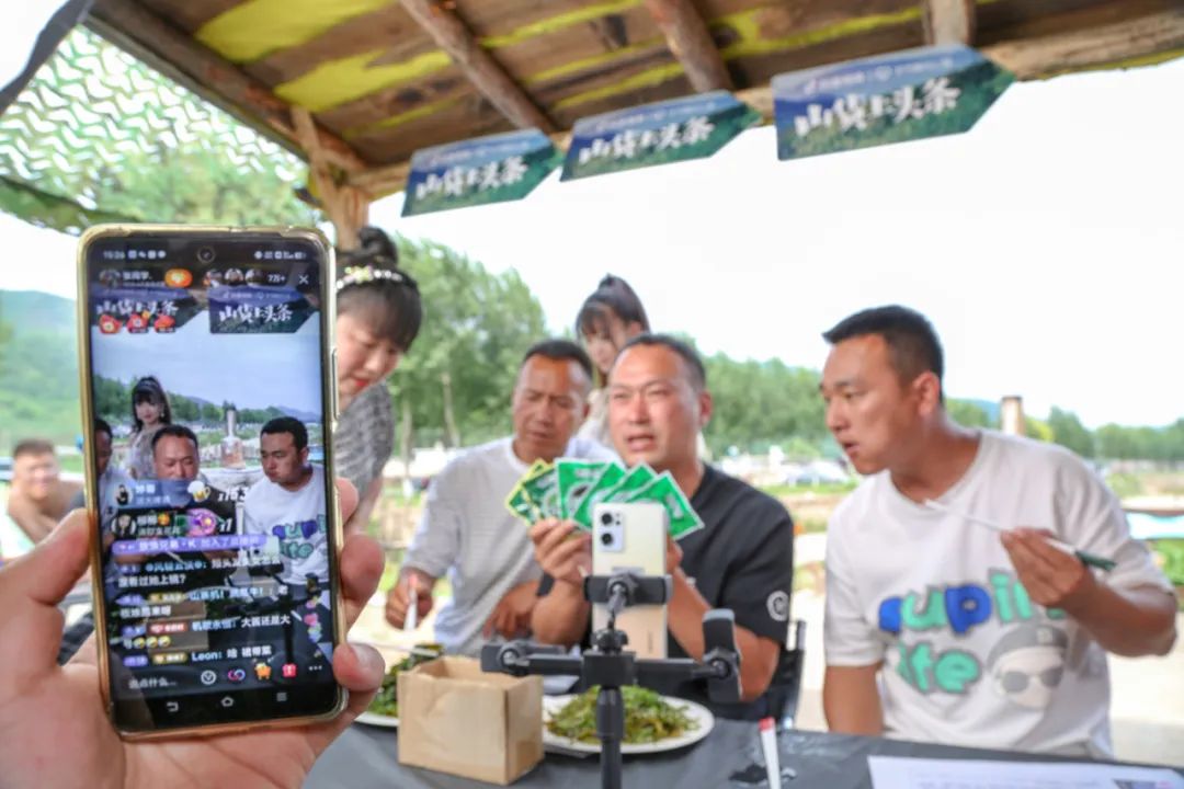 “张同学”开启首场直播带货！营口大米、东北大酱……首秀刻着对乡土的深深眷恋休闲区蓝鸢梦想 - Www.slyday.coM