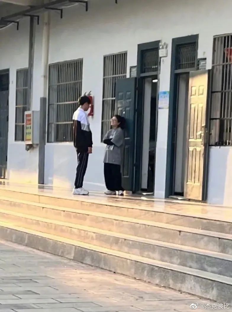 “明星高考25分是什么体验？”哈哈哈哈网友吐槽笑的我想死！！休闲区蓝鸢梦想 - Www.slyday.coM