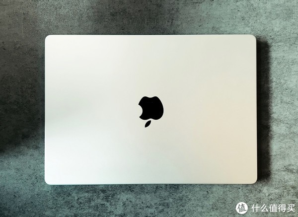 M2 MacBook Air和MacBook Pro 14怎么选？这篇文章来帮你得到答案休闲区蓝鸢梦想 - Www.slyday.coM