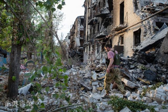 俄乌双方均表示，俄军已完全控制乌东重镇北顿涅茨克休闲区蓝鸢梦想 - Www.slyday.coM