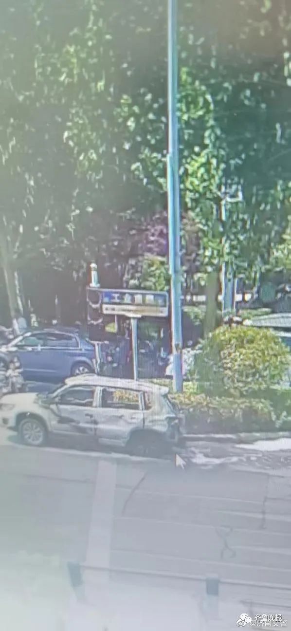 全网疯传！这里的红绿灯热到融化？官方回应，网友又乐了……休闲区蓝鸢梦想 - Www.slyday.coM