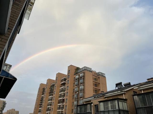 震撼！今晨，宁波上空出现“火烧云”休闲区蓝鸢梦想 - Www.slyday.coM