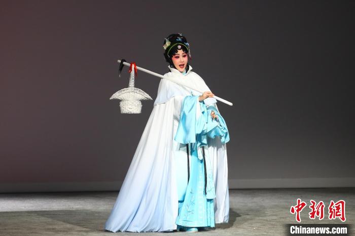 青春版赣剧红楼梦江西南昌首演尽显中国古典美