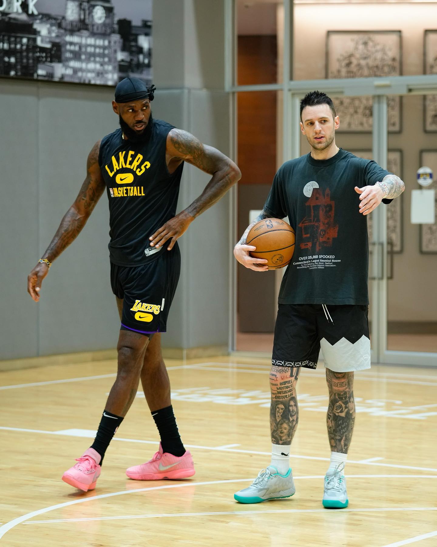 小编觉得,相比 lebron 20,这双是詹姆斯 ambassador 使节等支线的可能