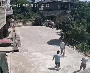杭州保姆将3岁女童滞留电梯致其高空坠亡休闲区蓝鸢梦想 - Www.slyday.coM