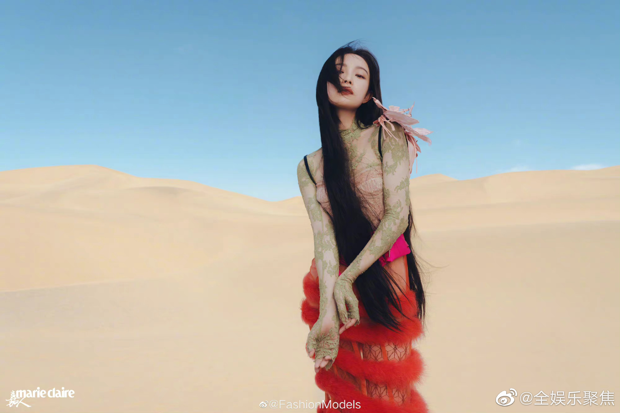 外景沙漠大片来了谢谢嘉人倪妮老婆好美魅力十足