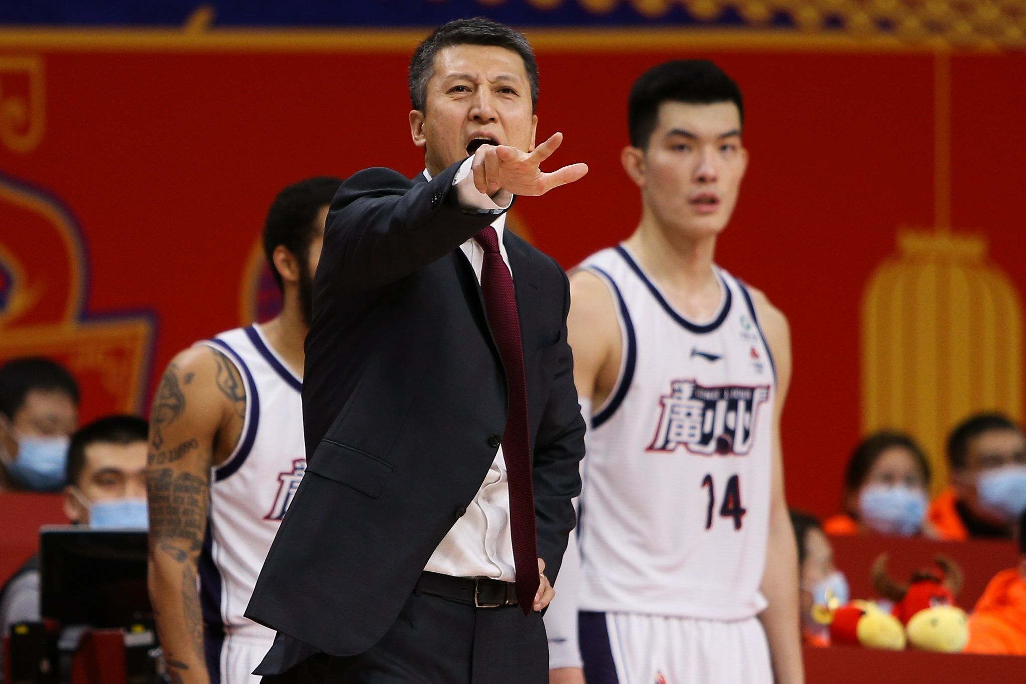 郭士强再遭重棒一击！队魂退役，超级外援确定不续约，季后赛悬了休闲区蓝鸢梦想 - Www.slyday.coM