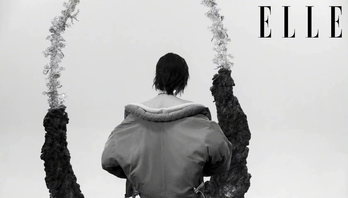 第一次见刘亦菲剪短发!穿垫肩西装拍大片,造型封神竟然没翻车休闲区蓝鸢梦想 - Www.slyday.coM 第一次见刘亦菲剪短发!穿垫肩西装拍大片,造型封神竟然没翻车休闲区蓝鸢梦想 - Www.slyday.coM