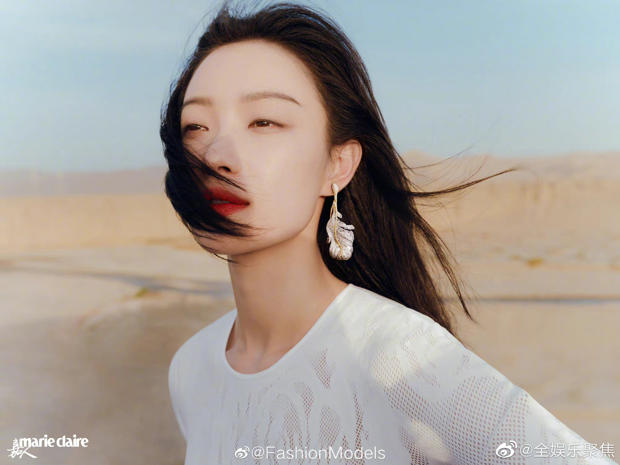 外景沙漠大片来了谢谢嘉人倪妮老婆好美魅力十足