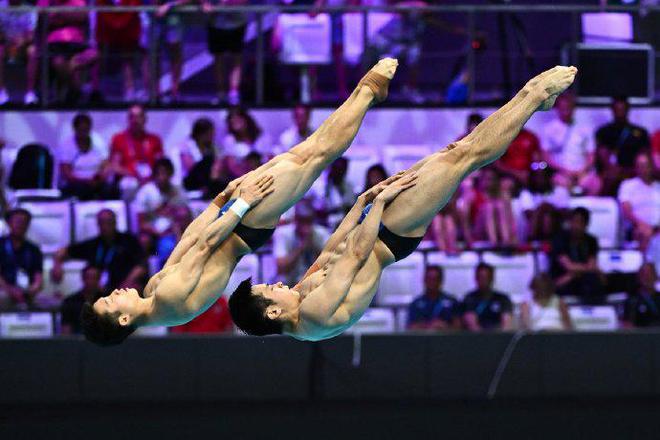 中国跳水队开门红！世锦赛：全红婵再现水花消失术休闲区蓝鸢梦想 - Www.slyday.coM