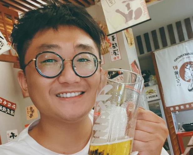 陈霄华疑入室猥亵被抓，德云社发文回应：已辞退，并向受害者道歉休闲区蓝鸢梦想 - Www.slyday.coM