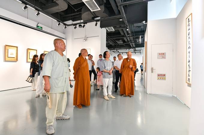 释月照龚雄清风明月作品展开幕暨中华禅画院厦门分院开业仪式