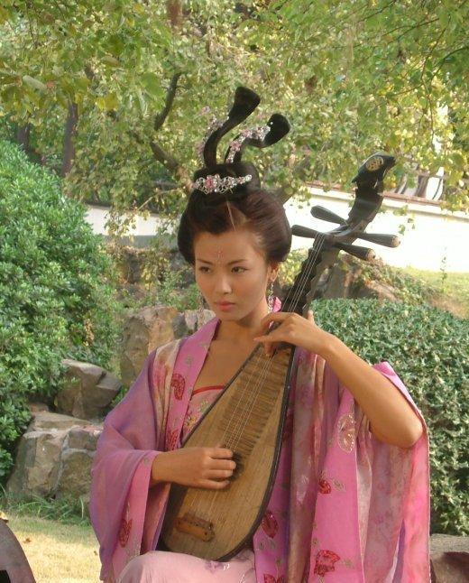 几位弹琵琶的古装扮相明星,谁才是你心中的古装女神休闲区蓝鸢梦想 - Www.slyday.coM 几位弹琵琶的古装扮相明星,谁才是你心中的古装女神休闲区蓝鸢梦想 - Www.slyday.coM