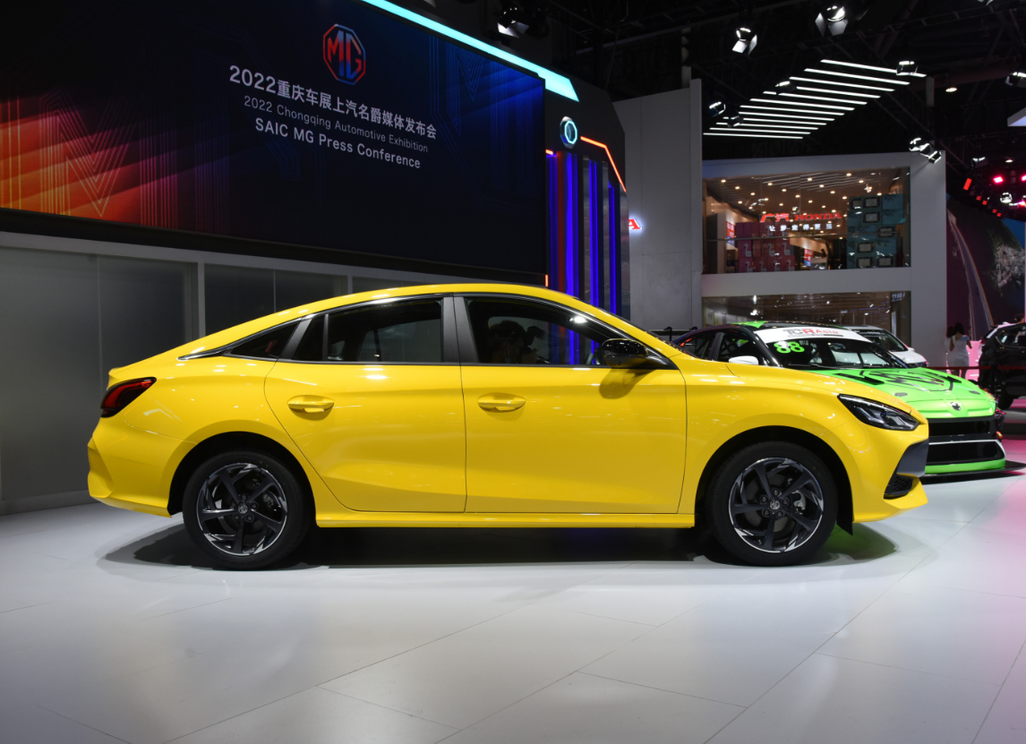 年轻人的第一台轿跑8秒破百全新名爵mg5重庆车展上市