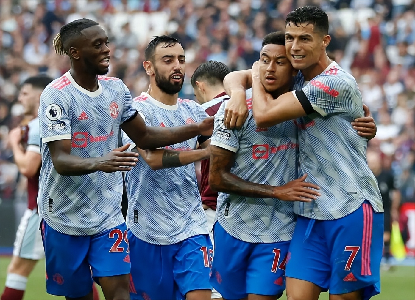 想得美!曝罗马想签C罗,希望曼联垫付75%薪水,约2千万英镑休闲区蓝鸢梦想 - Www.slyday.coM 想得美!曝罗马想签C罗,希望曼联垫付75%薪水,约2千万英镑休闲区蓝鸢梦想 - Www.slyday.coM