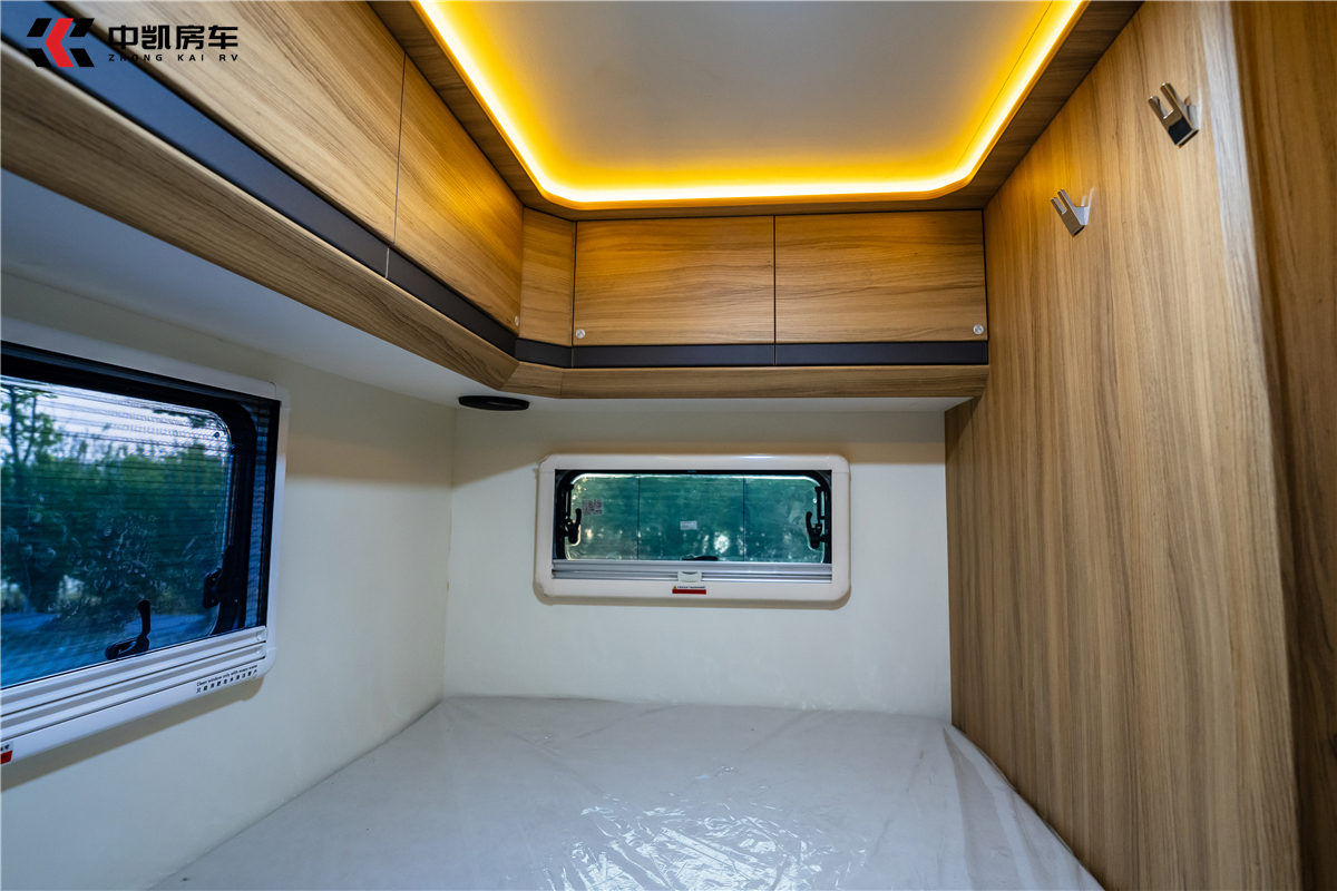 适合全家出行40万左右的大空间c型房车中凯星动c550房车