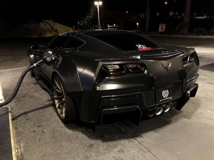 宽体五菱神车一枚黑色野兽