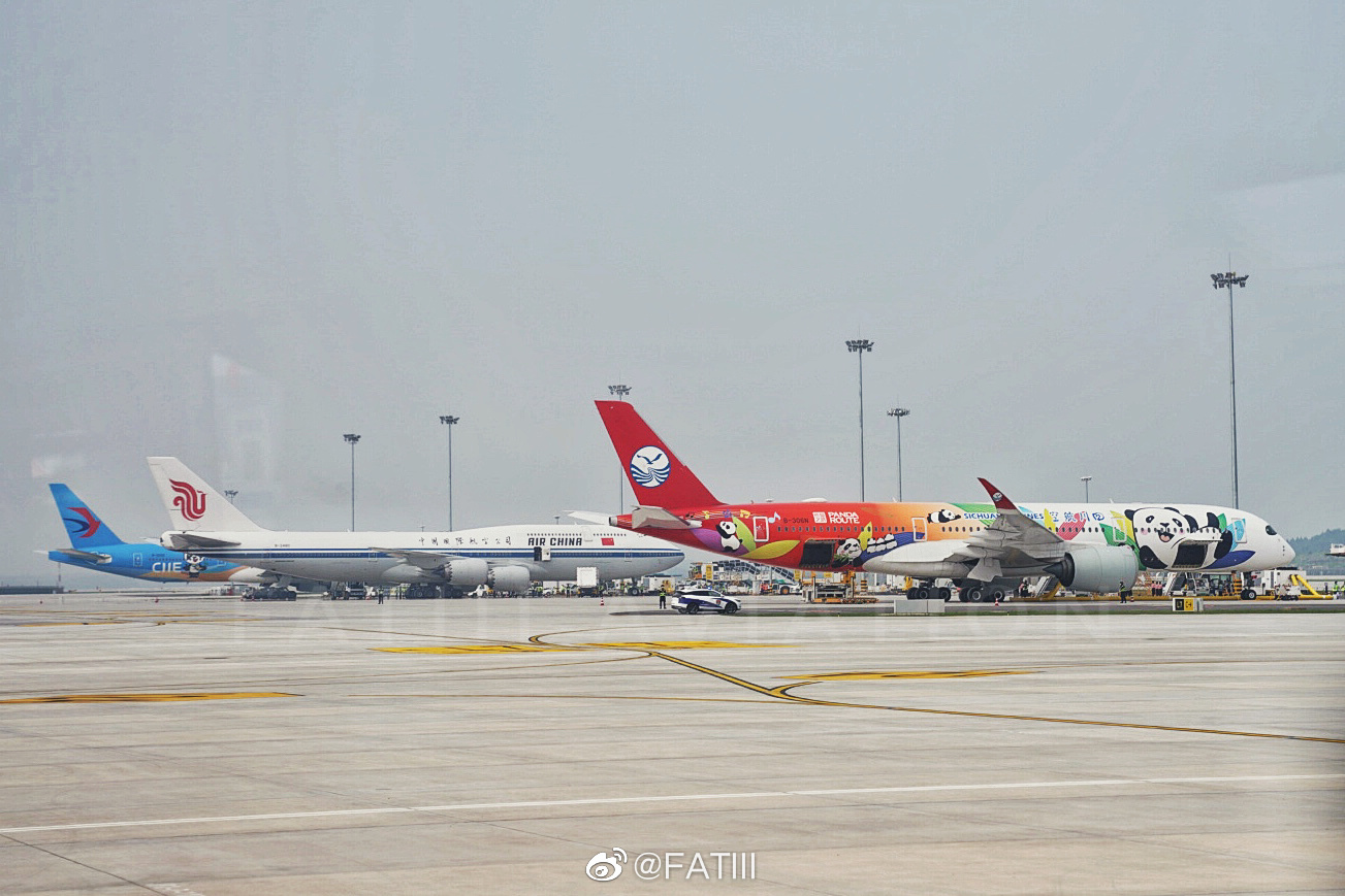 转眼间成都天府机场已经通航一周年了tfu一周岁生日快乐