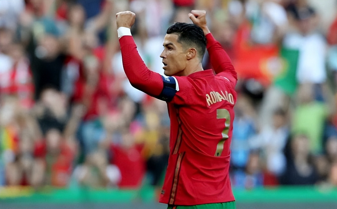 想得美!曝罗马想签C罗,希望曼联垫付75%薪水,约2千万英镑休闲区蓝鸢梦想 - Www.slyday.coM 想得美!曝罗马想签C罗,希望曼联垫付75%薪水,约2千万英镑休闲区蓝鸢梦想 - Www.slyday.coM