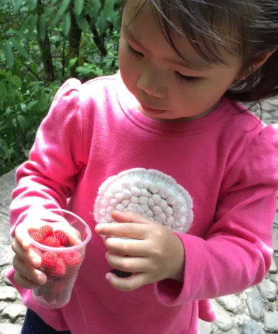 带孩子出门，我遇到的友善之人真的蛮多……休闲区蓝鸢梦想 - Www.slyday.coM