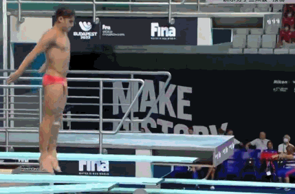 0分，全场0分！世锦赛离谱失误，教练绝望捂脸，这都不是倒数第一休闲区蓝鸢梦想 - Www.slyday.coM