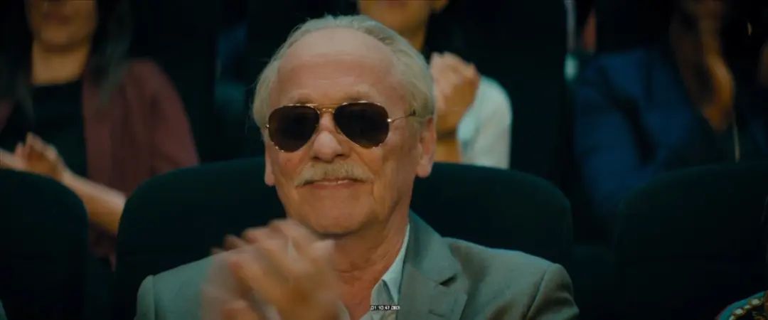 法国人拍超级英雄，太好笑了休闲区蓝鸢梦想 - Www.slyday.coM