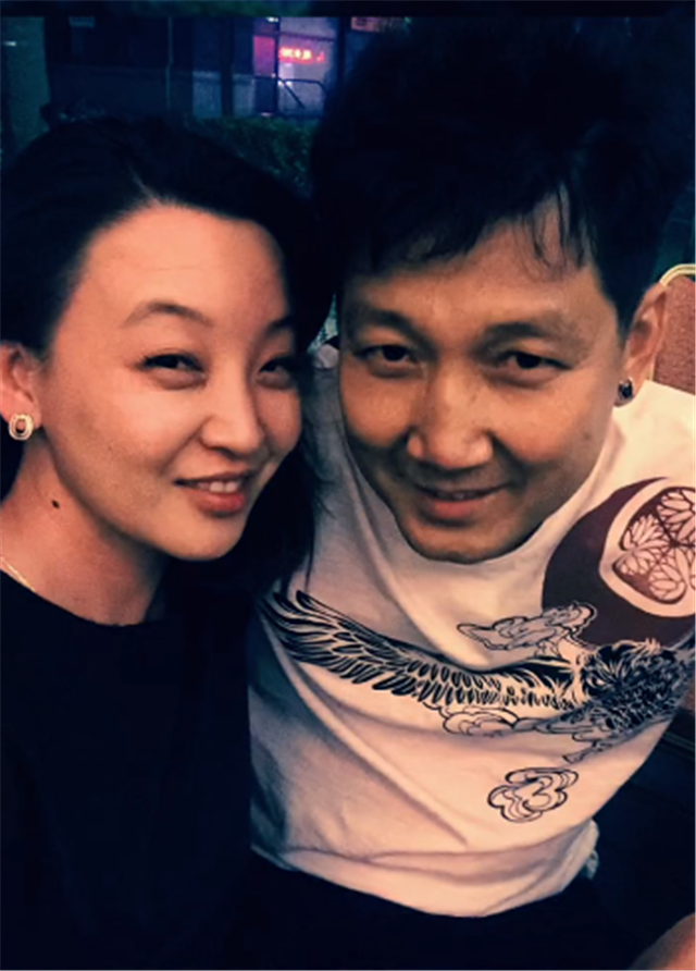 演员李崇霄因心脏病去世留下千万遗产妻子女儿都是演员