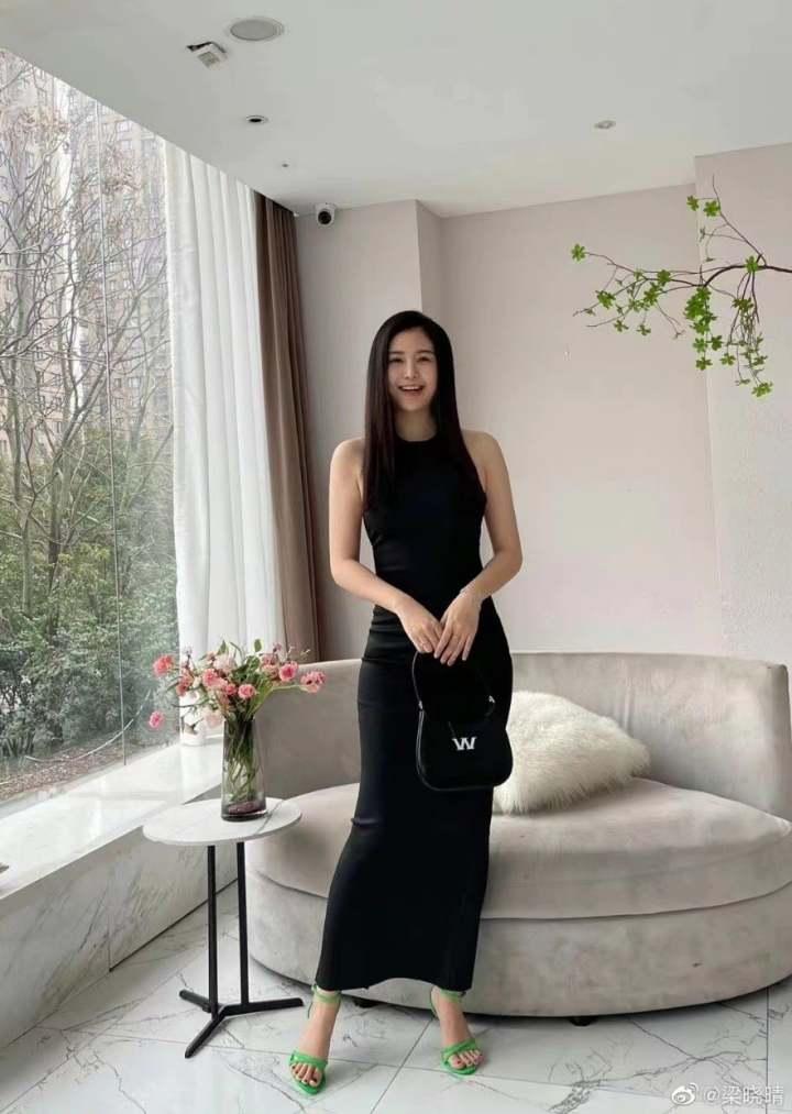 承包全国妈妈们的衣柜，淘宝上超火的“小梁阿姨”30岁了！网友：这么漂亮的阿姨原来是姐姐休闲区蓝鸢梦想 - Www.slyday.coM