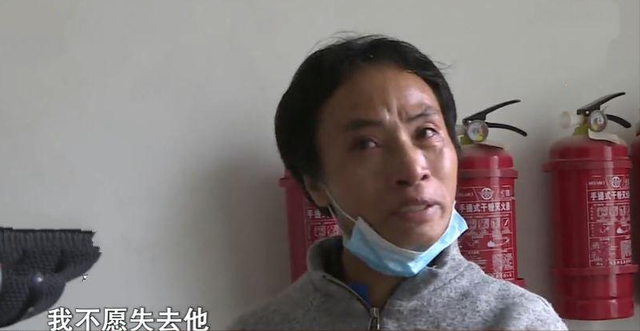 14岁少年6楼坠落，单亲爸爸养活4个孩子，亲生母亲每天只留下休闲区蓝鸢梦想 - Www.slyday.coM