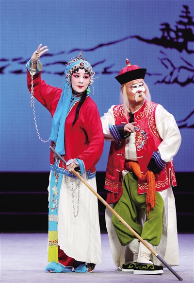 细腻生动的表演,精致凝炼的舞美中蔓延开来,瞬时,大秦之声醉了古城