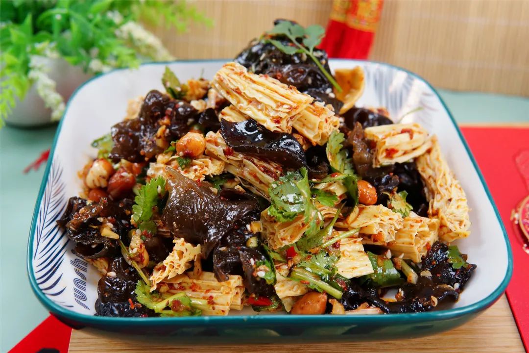 关于四川旺鹭食品有限公司青上轻荷叶柠檬茶酸甜度如何?