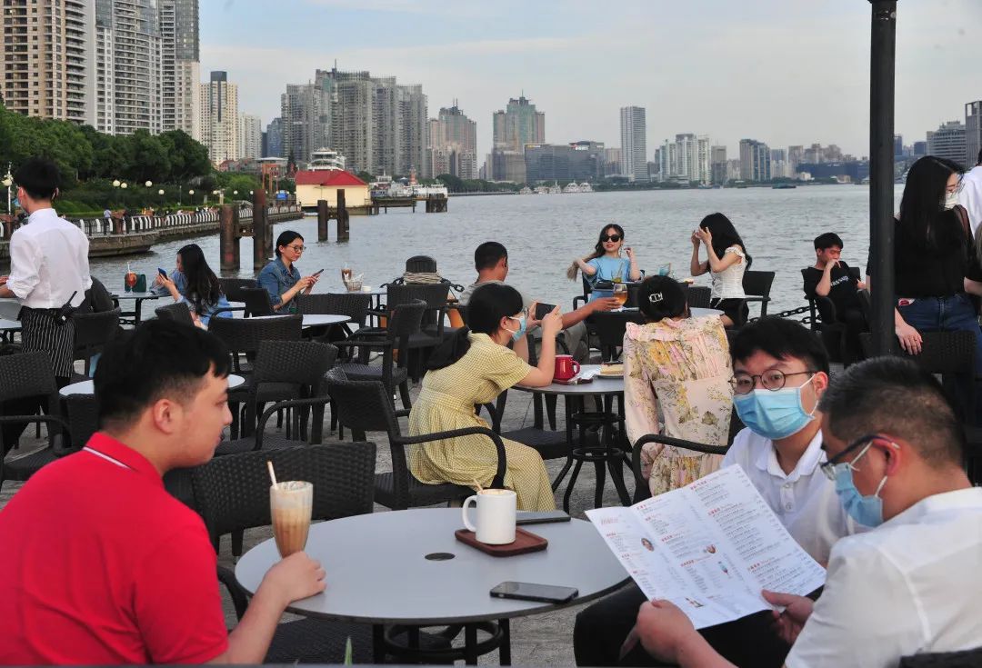 就在周三，上海的堂食要回来啦！鼓励实行桌长制什么意思？桌长要做点啥？休闲区蓝鸢梦想 - Www.slyday.coM