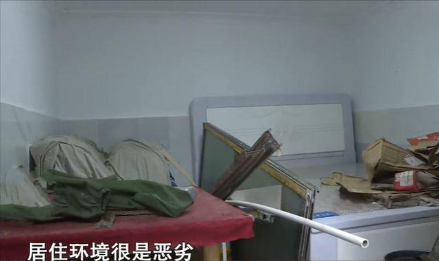 14岁少年6楼坠落，单亲爸爸养活4个孩子，亲生母亲每天只留下休闲区蓝鸢梦想 - Www.slyday.coM