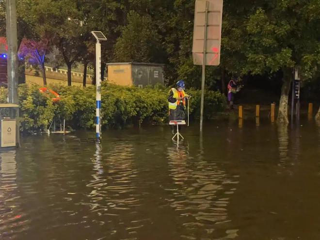 明天早高峰受影响吗？为何今年大雨来的这么早！天津最新雨情汇总！休闲区蓝鸢梦想 - Www.slyday.coM