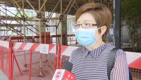 商铺前搭起脚手架，不仅挡光还……业主：租户都干不下去了休闲区蓝鸢梦想 - Www.slyday.coM