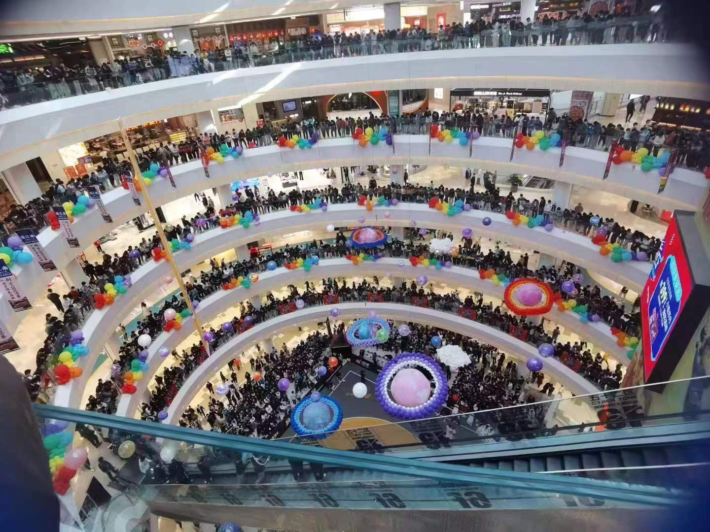 2022年篮球的夏天再次升温，一年一度的新赛季即将热情开启……休闲区蓝鸢梦想 - Www.slyday.coM