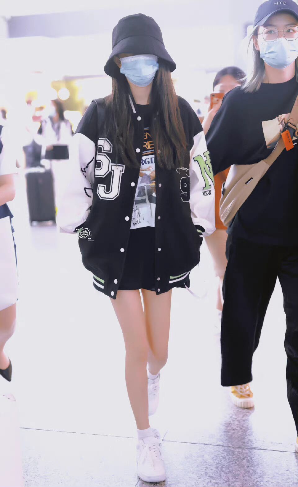 杨幂带火了一种穿搭叫“上面去运动,下面去约会”,高级又吸睛休闲区蓝鸢梦想 - Www.slyday.coM 杨幂带火了一种穿搭叫“上面去运动,下面去约会”,高级又吸睛休闲区蓝鸢梦想 - Www.slyday.coM