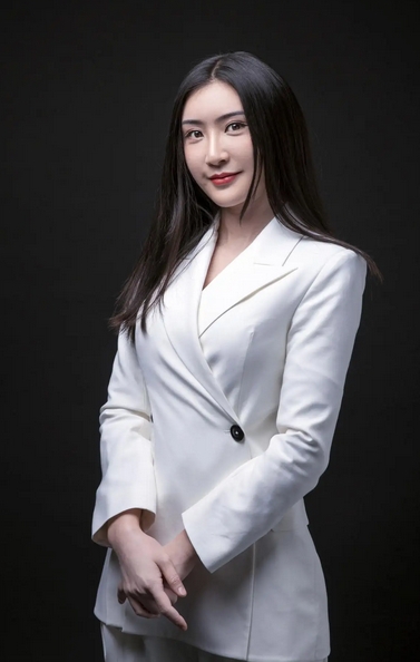 这位来自中国的vr知名艺术家，她不一般休闲区蓝鸢梦想 - Www.slyday.coM